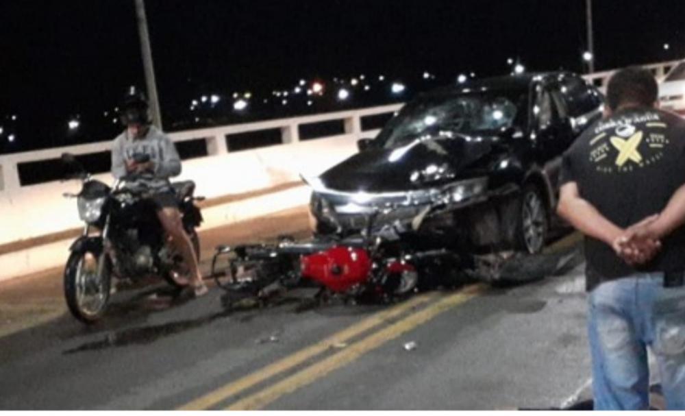Colisão entre carro e moto deixa um ferido na noite deste sábado, 24, na ponte entre Floriano e Barão