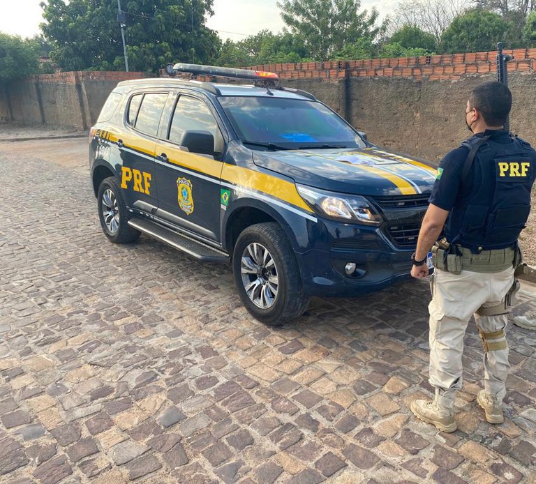 PRF prende em Floriano homem com mandato em aberto pela justiça em Jerumenha