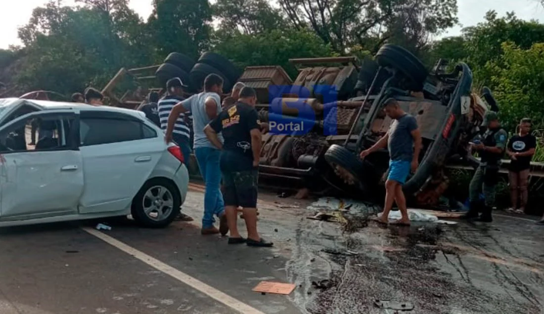 Colisão entre caminhão e carro deixa uma pessoa morta no sul do Piauí