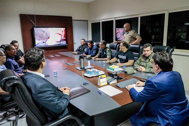 Governador Rafael Fonteles reúne cúpula de segurança do Piauí