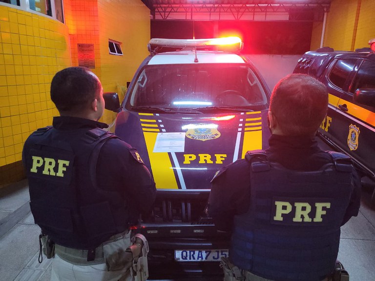 PRF cumpre dois mandados de prisão em Floriano