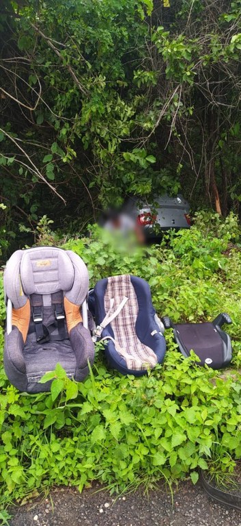 Carro capota em rodovia e “cadeirinhas” salva a vida de três crianças em acidente no Piauí