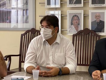 COE estadual determina a volta da obrigatoriedade do uso de máscaras em ambientes fechados no Piauí