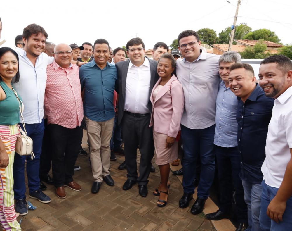 Vereadores de Floriano acompanham comitiva do governador Rafael Fonteles em Oeiras