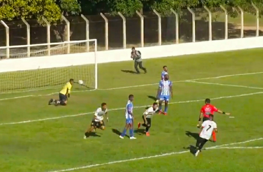 Corisabbá vence de goleada e se aproxima G4