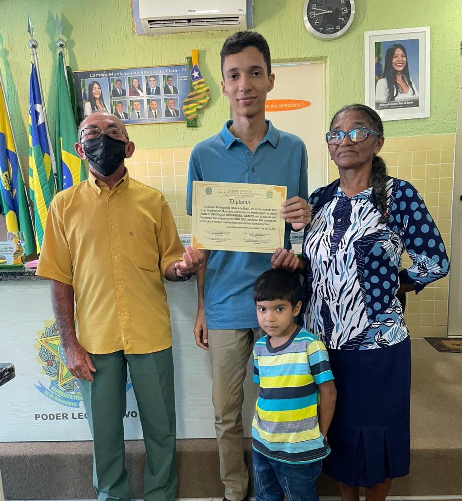 Estudante filho de lavradores de Ribeira Piauí passa para Medicina