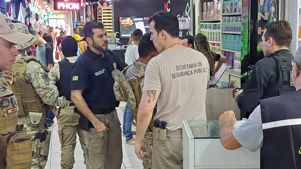 Dono de loja de iPhone é preso em operação contra venda ilegal de aparelhos em Teresina