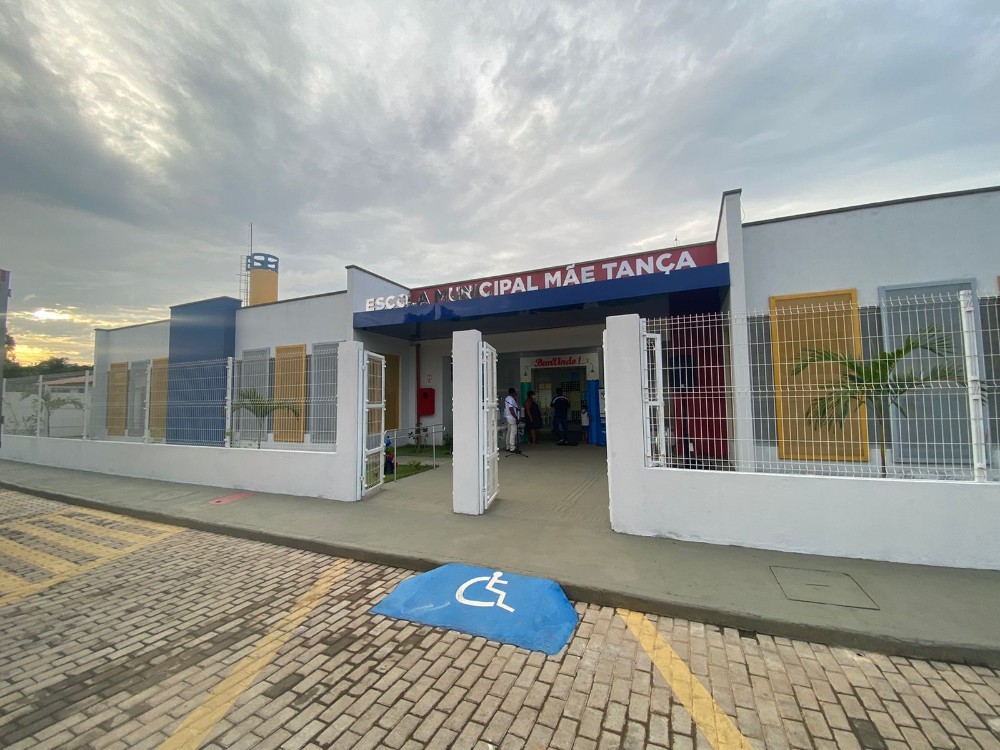 Aluno de 3 anos entra por engano em ônibus escolar e vai parar na Zona Rural de município no Piauí