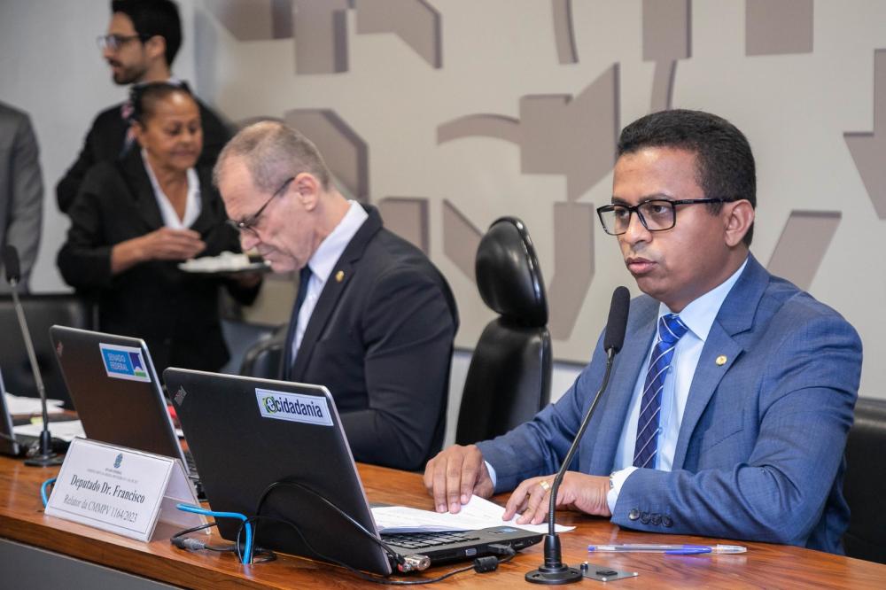 Comissão da MP do Bolsa Família prevê votação de parecer no dia 03 de maio