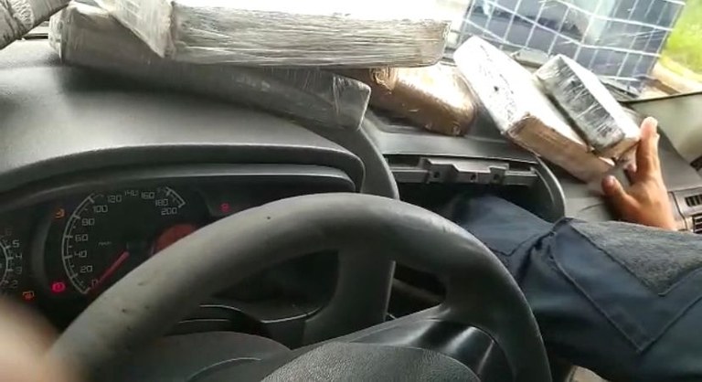 PRF em Floriano (PI) apreende 7 Kg de cocaína avaliados em mais de R$ 1,3 milhão