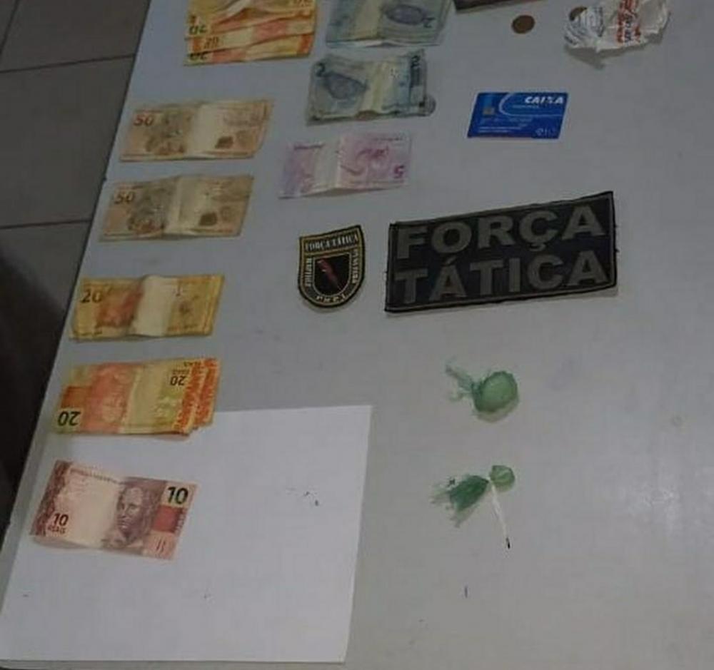 PM prende foragido da justiça e recupera motocicleta em Floriano