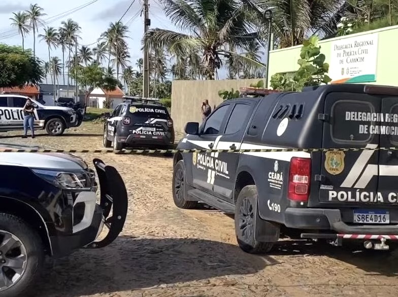 Chacina: Policial mata quatro colegas na delegacia e foge na viatura da corporação