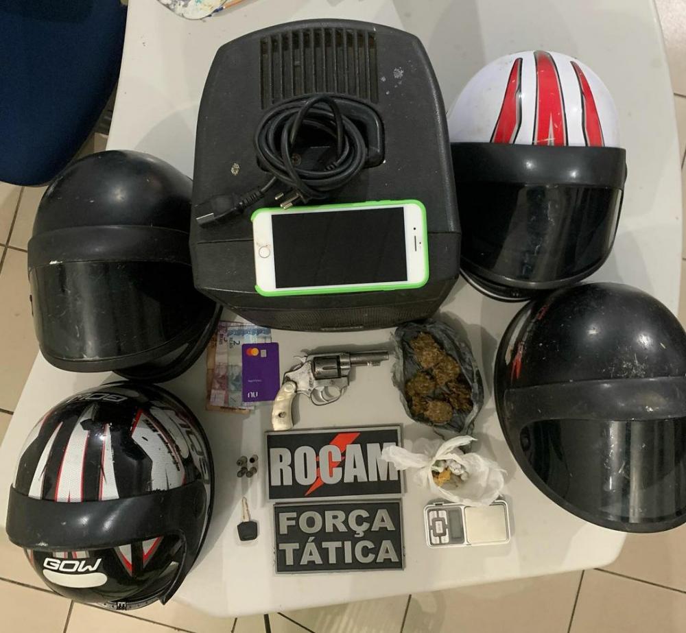 Em Floriano: PM prende dois suspeitos por tráfico de drogas e porte ilegal de arma