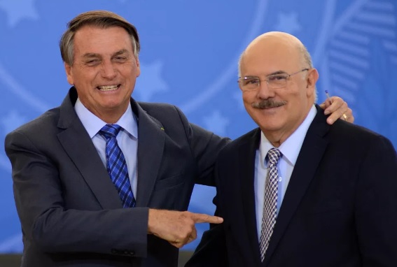Milton Ribeiro, em áudio, revela ter recebido ligação de Bolsonaro antes da operação da PF