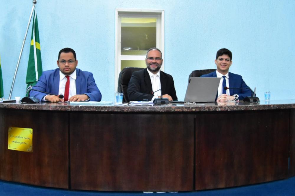 Vereadores aprovam projeto que muda horário das sessões na Câmara de Floriano