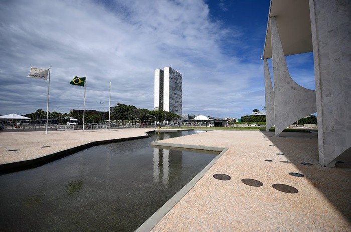 Nova lei cria regra de transição para evitar queda brusca em repasses do FPM