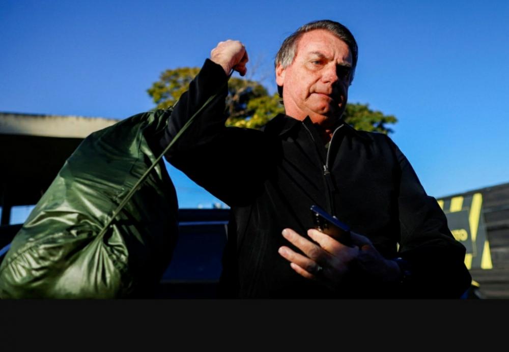 Fora do jogo: TSE torna Bolsonaro inelegível por 8 anos