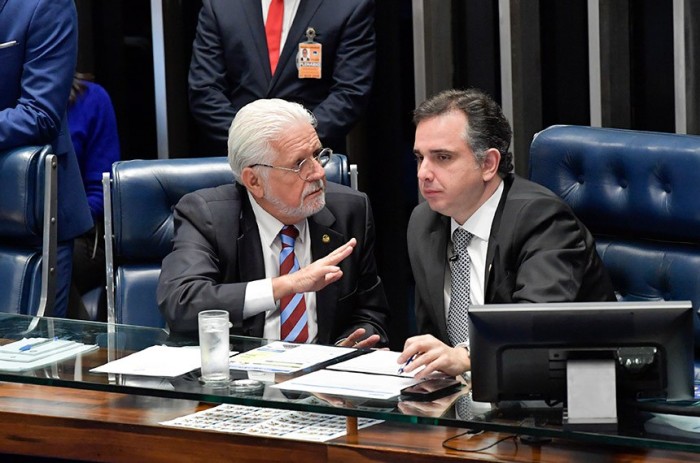 Adiada votação de projeto que suspende decretos sobre saneamento básico