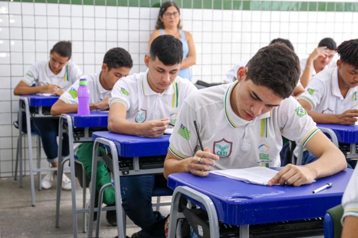 Cerca de 50 mil estudantes da Rede Estadual participam de simulado que antecede provas do Saeb