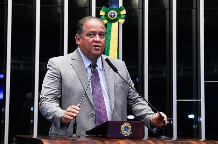 Eduardo Gomes anuncia comissão para estudar projeto sobre inteligência artificial