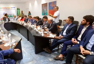 Governador Rafael realiza reunião com deputados da base