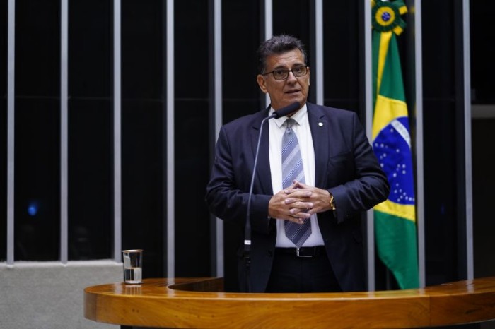 Comissão aprova projeto que inclui chefe da Abin entre autoridades que podem classificar documentos ultrassecretos