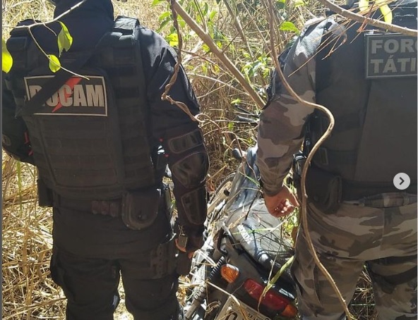 Policia Militar de Floriano recupera motocicleta roubada