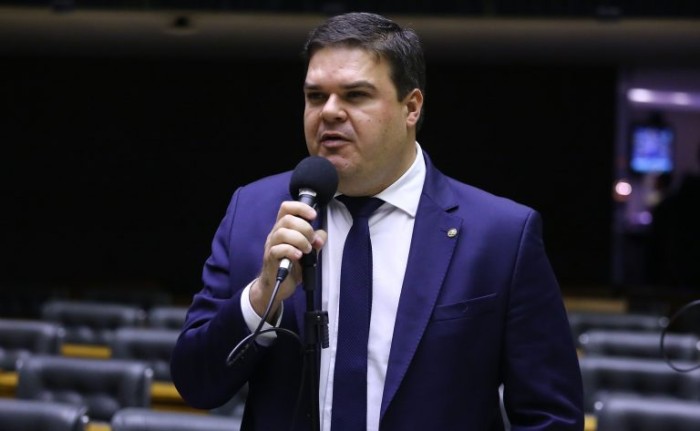 Comissão aprova projeto que facilita venda de veículo comprado com isenção por pessoa com deficiência