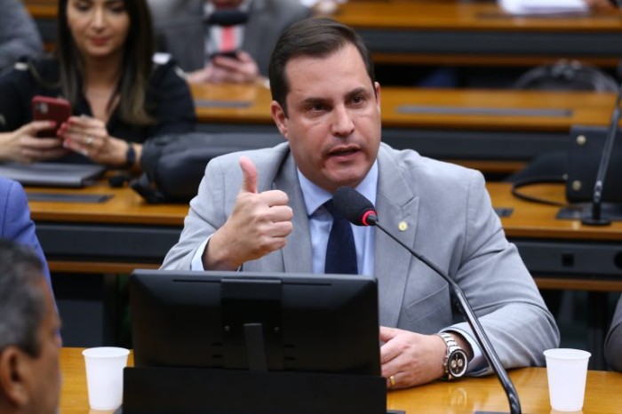 Comissão aprova projeto que prevê transporte de bagagem pessoal no interior do veículo, se não houver risco