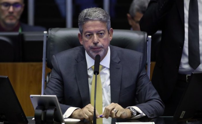 Câmara não será irresponsável com temas essenciais, diz Lira