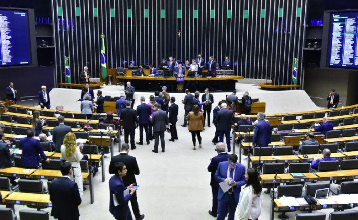 Câmara aprova projeto que garante às vítimas de queimaduras assistência integral pelo SUS