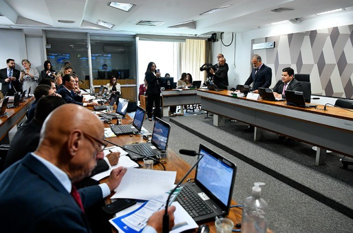 CCJ rejeita emenda ao projeto que altera Código Penal Militar