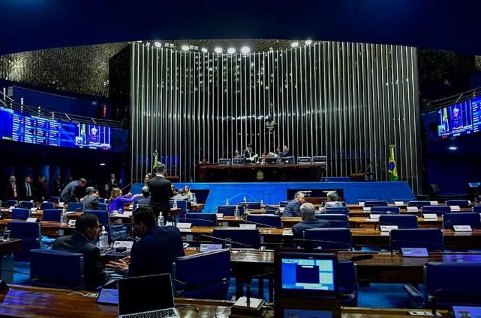 Plenário decide sobre exame toxicológico para posse e porte de arma