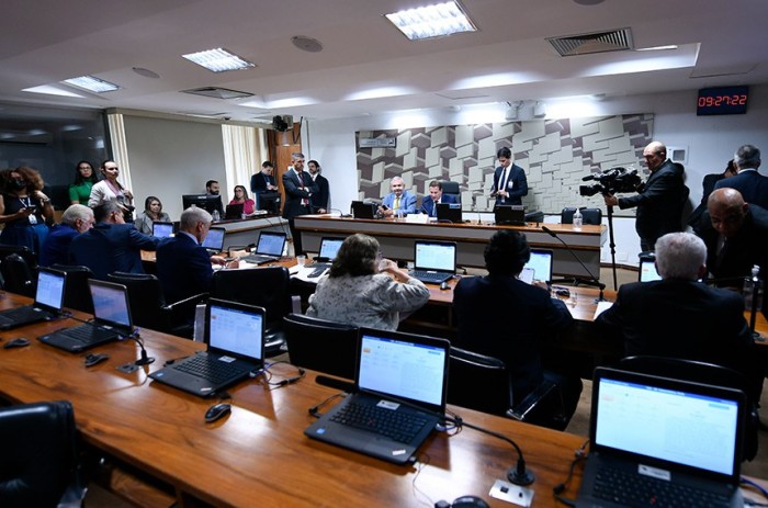 Programa Nacional de Crédito ao Jovem Empreendedor é aprovado pela CAE