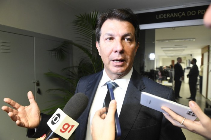 Após impasse, CPMI adia votação de quebras de sigilo