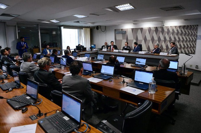 Para debatedores, reforma tributária aponta na direção certa, mas exige ajustes