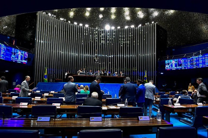 Senado confirma MP do reajuste salarial para servidores federais