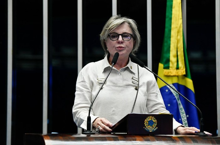 Margareth Buzetti critica preços das passagens aéreas