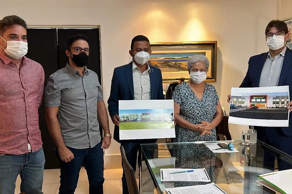 Deputado Dr Francisco Costa anuncia assinatura do contrato de ampliação do Hospital Regional Tibério Nunes 