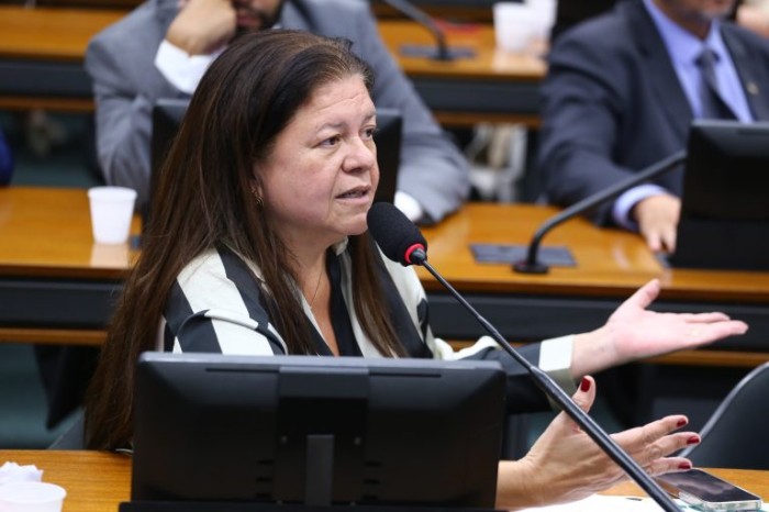 Comissão aprova projeto que obriga penitenciárias a oferecer produtos de higiene pessoal para presas