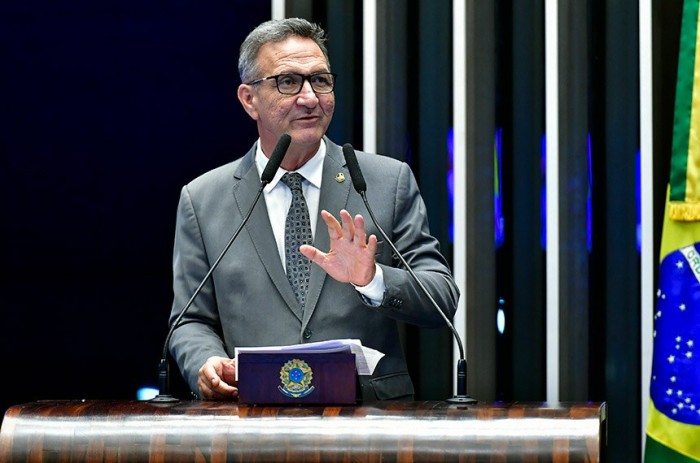 Lucas Barreto volta a cobrar transposição de servidores dos ex-territórios