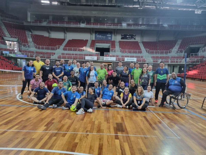 28 professores são capacitados no curso de iniciação ao vôlei sentado