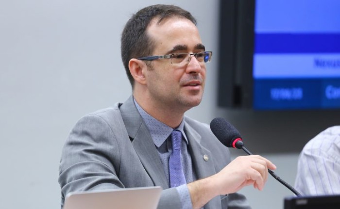 Projeto cria campanha nacional de orientação sobre parvovirose canina