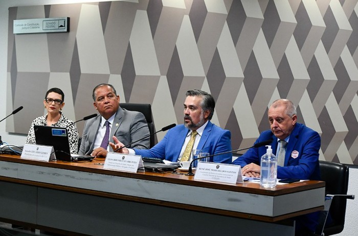 Criação de fundos para consórcios públicos divide debatedores na CCJ