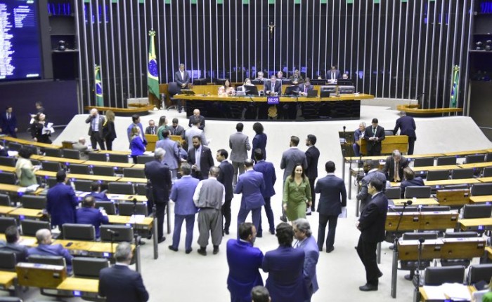 Aprovado texto-base de projeto que regulamenta apostas esportivas; acompanhe