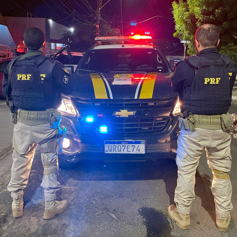 Foragido da Justiça do Distrito Federal por roubo é preso pela PRF em Floriano (PI) 