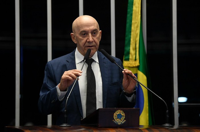 É preciso promover o desenvolvimento dos moradores da região Amazônica, diz Confúcio