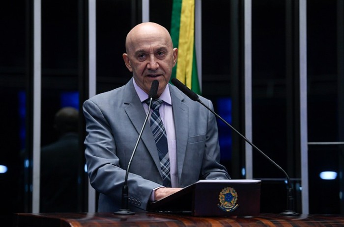 Confúcio defende investimentos na educação e ensino técnico contra evasão
