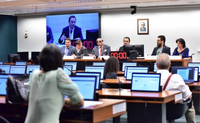 Especialistas apontam falta de recursos para a educação inclusiva