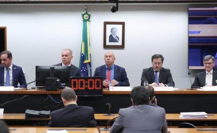 Proposta para cobrar Imposto de Importação em compras pela internet divide opiniões na Câmara